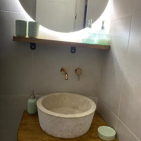 Paros Book'inn Piso Livadi